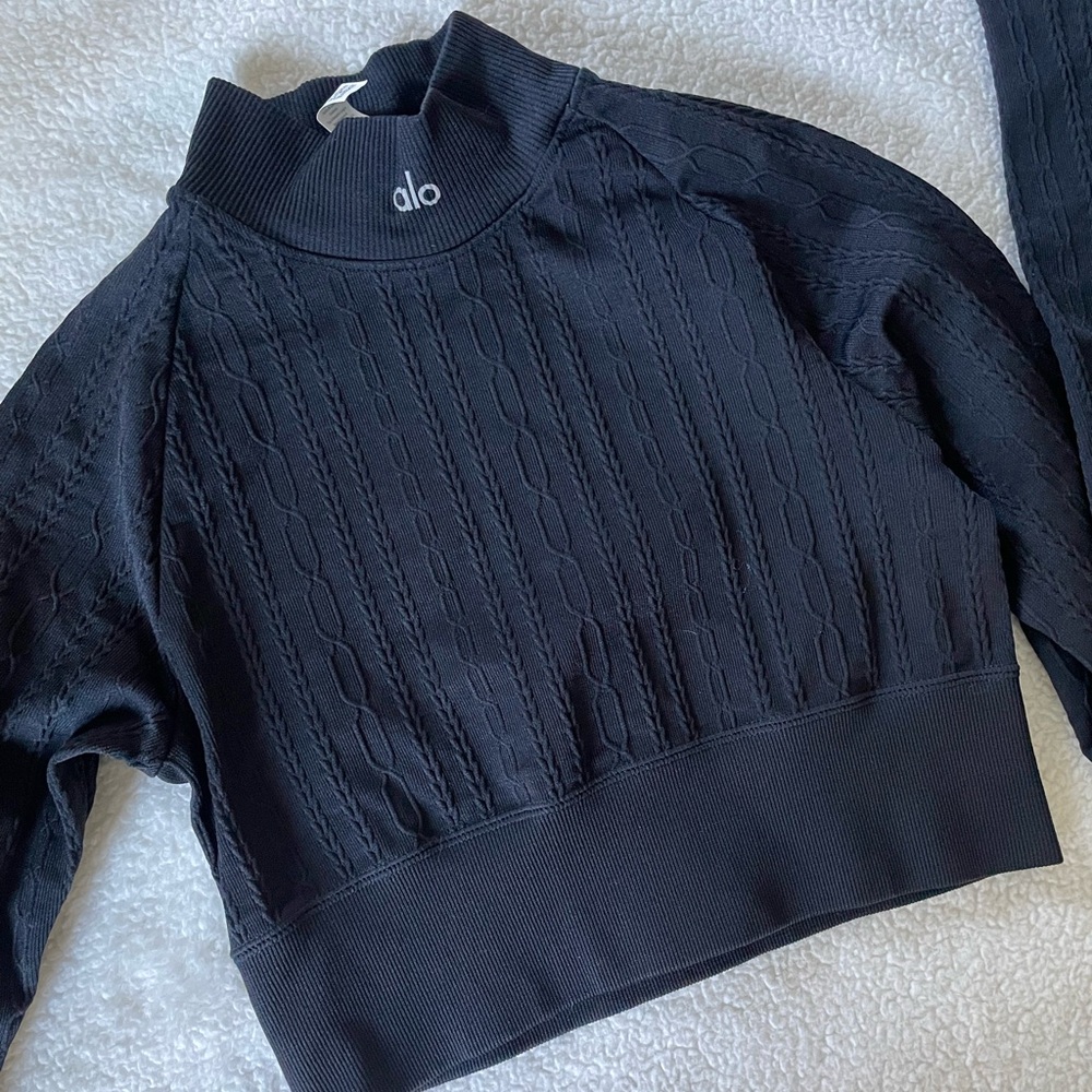 ALO gym shirt long sleeves